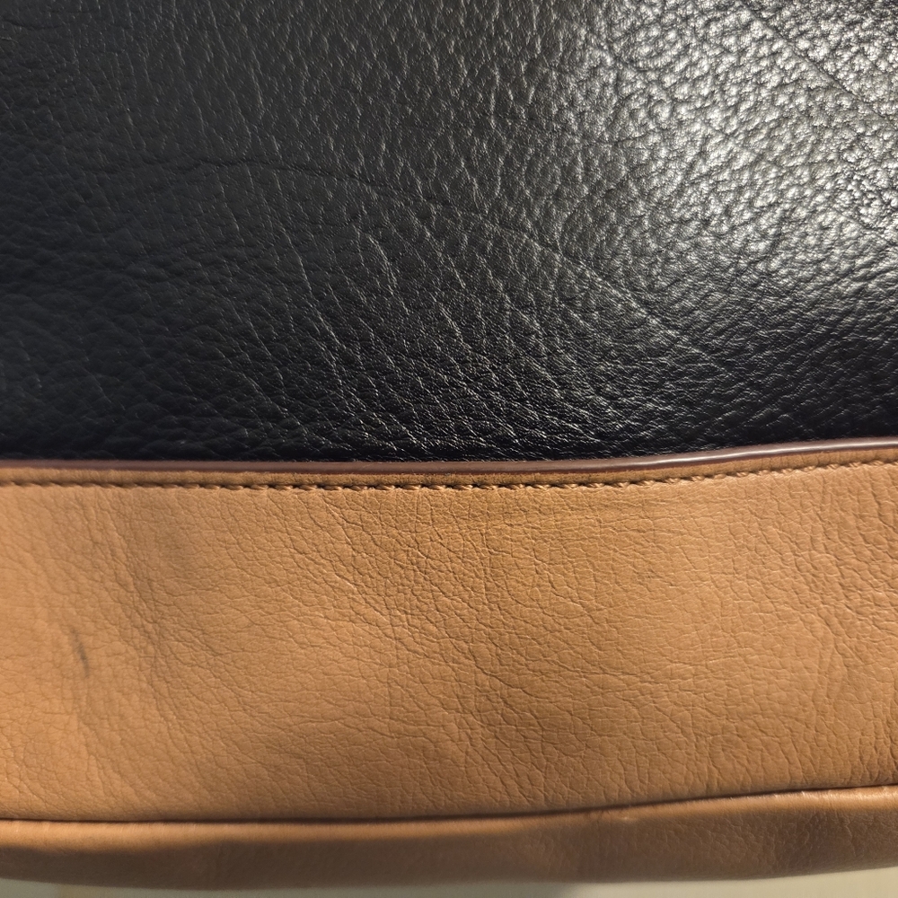 Margot Black and Tan Leather Shoulder Bag - Picture 4 of 6